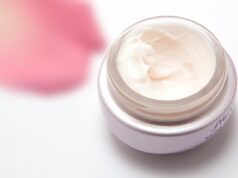 Come scegliere i prodotti giusti per una beauty routine leggera Bauty routine leggera estiva