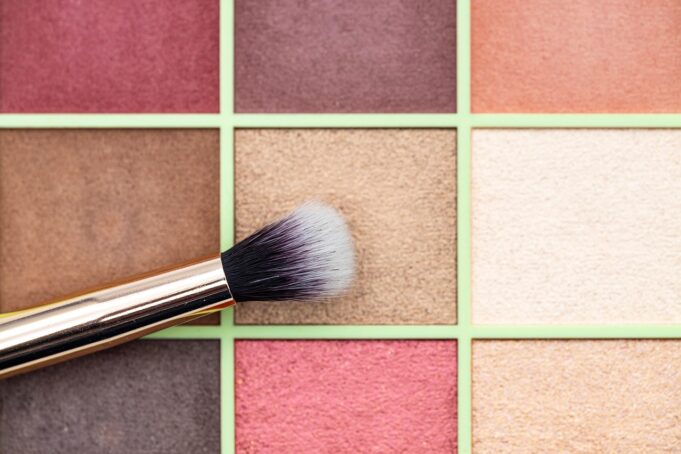 Make-up luminoso per l’estate: idee e colori da provare Make-up estivo luminoso