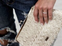 Come scegliere gli accessori giusti per un look da sera estivo Accessori look da sera estivo