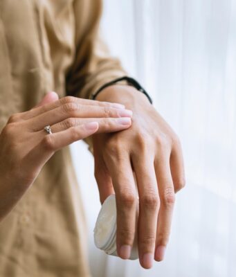 Skincare estiva: come proteggere e idratare la pelle col caldo Skincare estiva